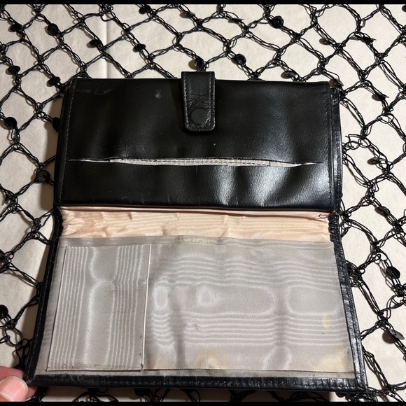 1960s Godfrey & Assoc. Coach hide and seal fur wallet/clutch - Picture 4 of 9